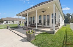 12433 Home Port Dr, Maurepas, LA 70449