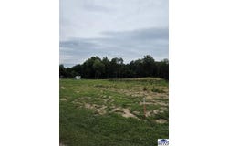 8677 E Maple Street, Carlisle, IN 47838