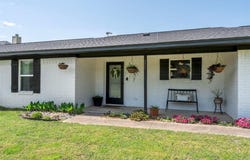 211 Cayuga Trail, Gainesville, TX 76240