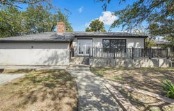 108 Hilltop Drive, Grandview, TX 76050