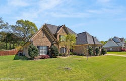 591 Shadow View Drive, Hernando, MS 38632