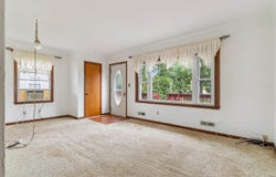 910 Alabar Avenue, Waterloo, IA 50701