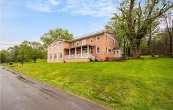 36 Little Mingo Rd, Nottingham, PA 15332