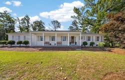 2415 Briarwood Dr, Valdosta, GA 31602