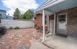 400 1/2 Jackson Ave, Vandergrift, PA 15690