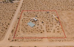 35330 Foothill Rd, Lucerne Valley, CA 92356