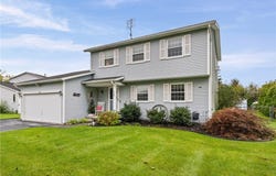 38 Woodstock Lane, Brockport, NY 14420