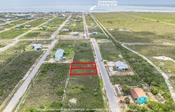510 & 511 Water Oak LN, Rockport, TX 78382