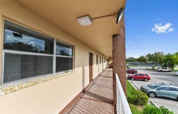 8821 Sunrise Lakes Boulevard, Sunrise, FL 33322