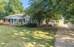 39 Hatton Avenue, KILMARNOCK, VA 22482