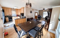 100 6th St, Minot, ND 58701