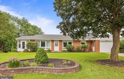 5280 BOARD ROAD, MOUNT WOLF, PA 17347