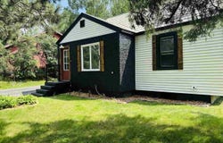16 Vermilion Dr, Virginia, MN 55792