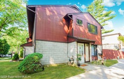 2 Belmar Drive E, Staten Island, NY 10314