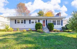 30 Elda Rd, Framingham, MA 01701