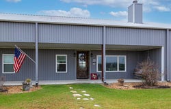 1138 Creekside Ln, Weimar, TX 78962
