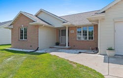 220 CORNELLIUS MARTIN Court, DE PERE, WI 54115-7822