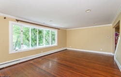 10 Woodland Ter, High Bridge Boro, NJ 08829-1010