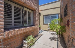 8770 N Coral Ridge Loop, Tucson, AZ 85704