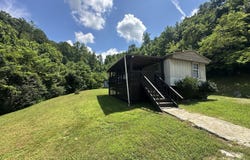 1850 Barnes Mountain Road, Irvine, KY 40336