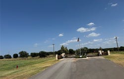 355 Peninsula Drive, Honey Grove, TX 75446