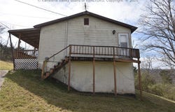 102 Ridge Road, Wayne, WV 25570