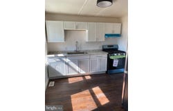 239 E ST, CARNEYS POINT, NJ 08069