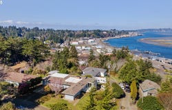 546 W FIR AVE, Coos Bay, OR 97420