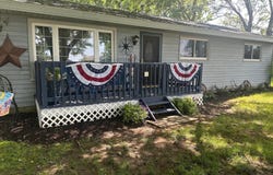 310 Southeastern Ct, Genoa City, WI 53128