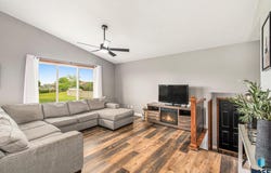 704 Cottonwood Dr, Harrisburg, SD 57032