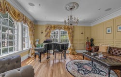 8 Norgate Road, Brookville, NY 11545