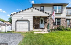 21 RAILROAD AVENUE, BEVERLY, NJ 08010