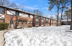 19 Newbrook, Bay Shore, NY 11706