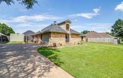 105 Shorewood Place, Joshua, TX 76058