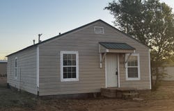 1928 S 6th Street, Tahoka, TX 79373
