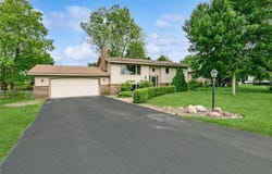 6449 Zealand Avenue N, Brooklyn Park, MN 55428
