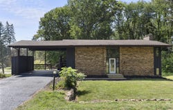22 Crestview Drive, Valparaiso, IN 46383