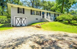 1506 Bassett Rd, Palestine, TX 75803