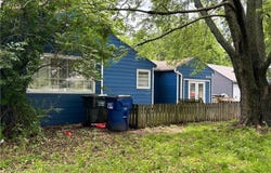 1024 Iowa Street, Lawrence, KS 66044