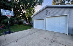 2 Union Ct, McCook Lake, SD 57049