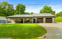 11300 Harrison Ln, Fairdale, KY 40118