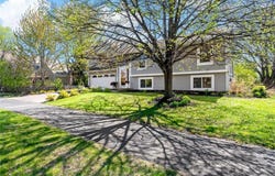8600 Pineview Lane N, Maple Grove, MN 55369