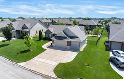 812 N Fairoaks Pl, Andover, KS 67002