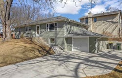 528 Beldon Ave, IowaCity, IA 52246