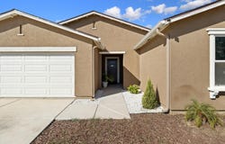 562 W Greenwood Avenue, Woodlake, CA 93286