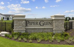 104 Piper Glen Avenue, Oswego, IL 60543