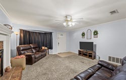 926 Rolling Hills Drive, Hewitt, TX 76643