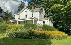 8 Yale Hill Rd, Stockbridge, MA 01262