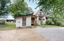 2539 Springhill Rd., Clinton, KY 42031