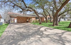 725 Falcon Drive, Woodway, TX 76712